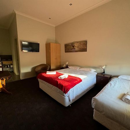 Falcon Hotel Motel Kanyapella Eksteriør billede